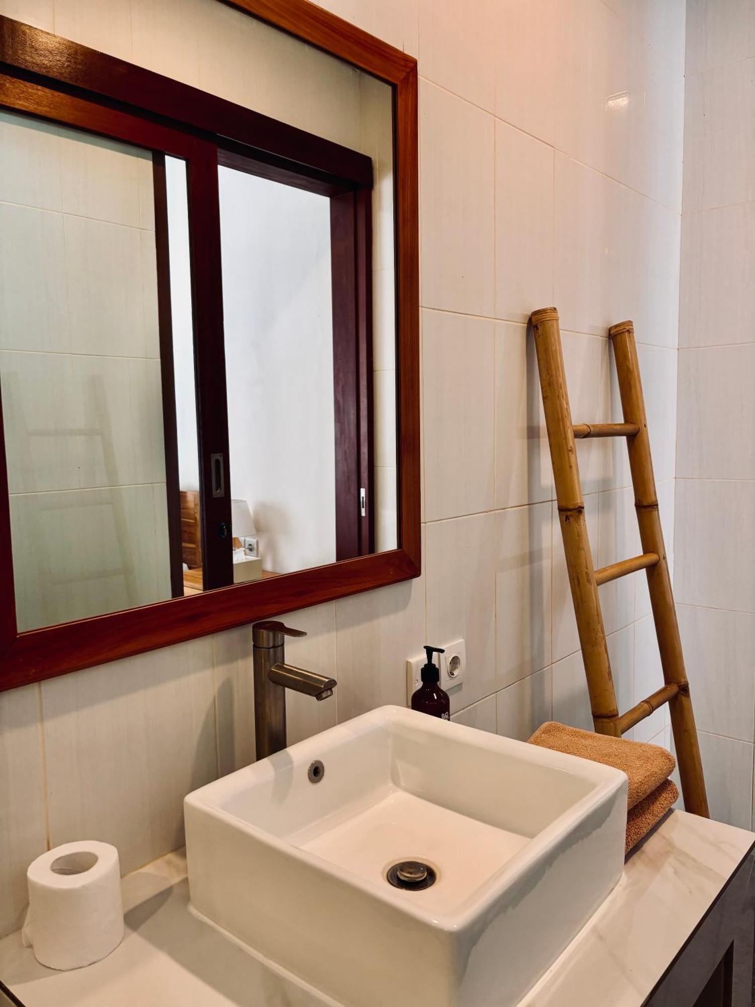 Kampana Homestay Uluwatu  Ngoại thất bức ảnh
